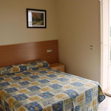 Apartamentos Imperial Салоу Экстерьер фото