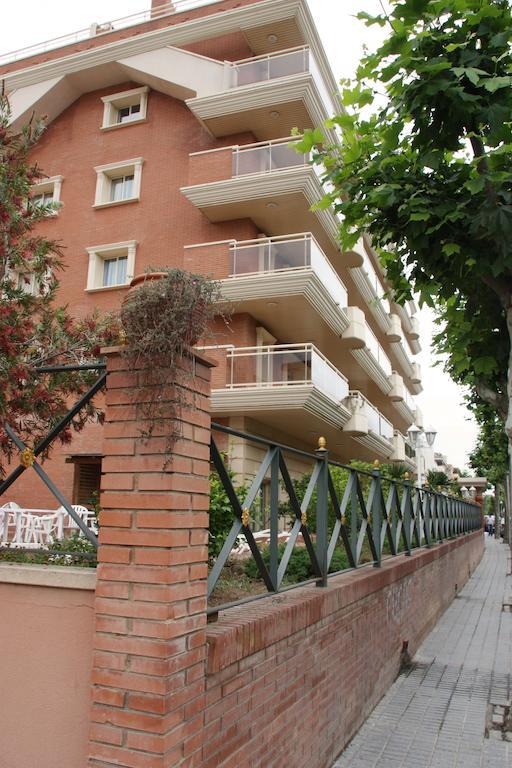 Apartamentos Imperial Салоу Экстерьер фото