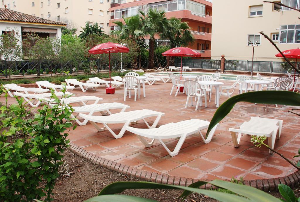 Apartamentos Imperial Салоу Экстерьер фото